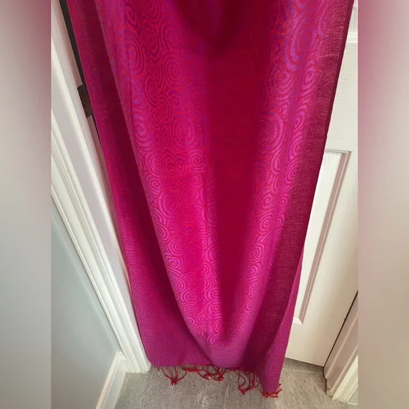 Pashmina Scarf in Fuchsia Pattern - Picture 4 of 11
